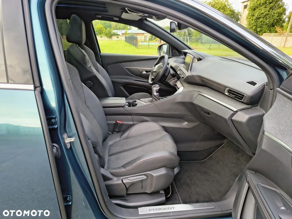Peugeot 5008 - 24
