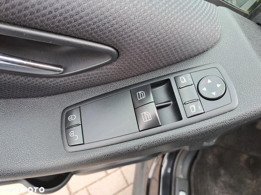 Mercedes-Benz Klasa A 160 BlueEfficiency - 25