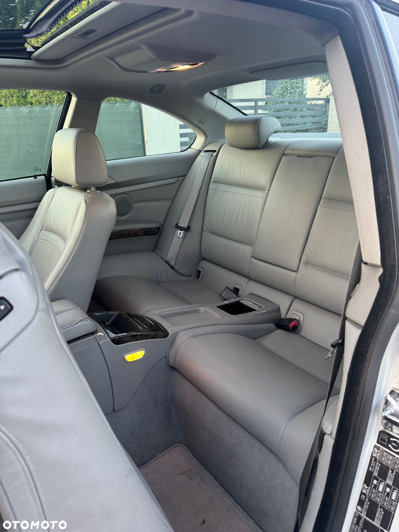 BMW Seria 3 325i Coupe - 14