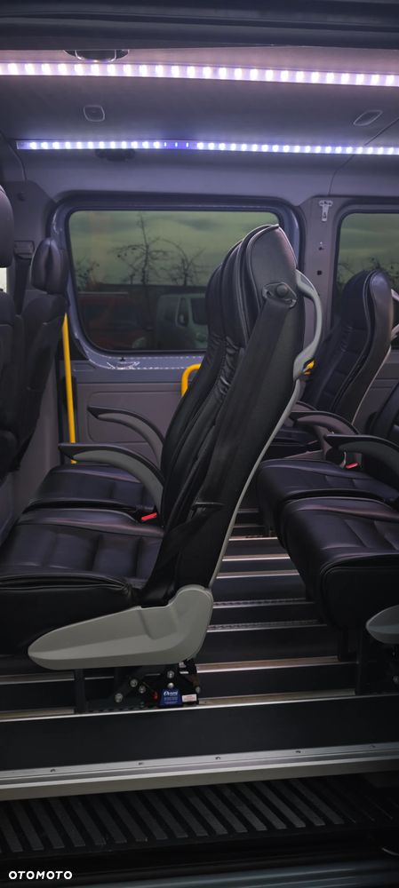 Mercedes-Benz Sprinter - 14