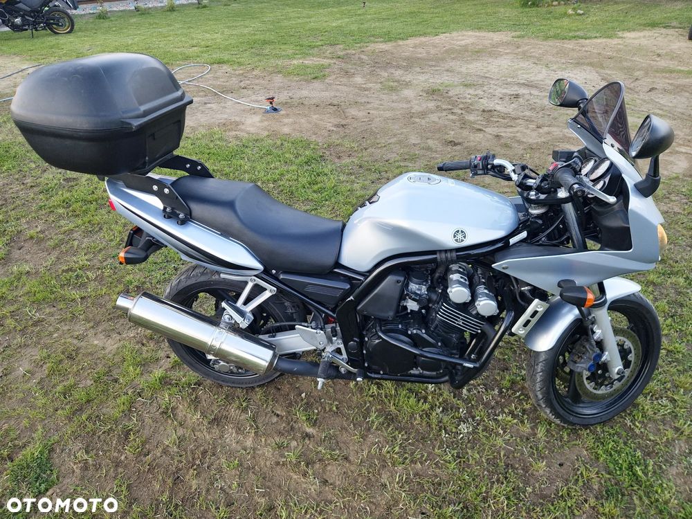 Yamaha FZS - 2