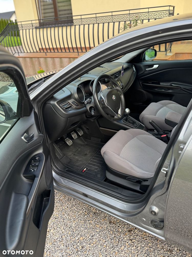 Alfa Romeo Giulietta 2.0 JTDM - 11