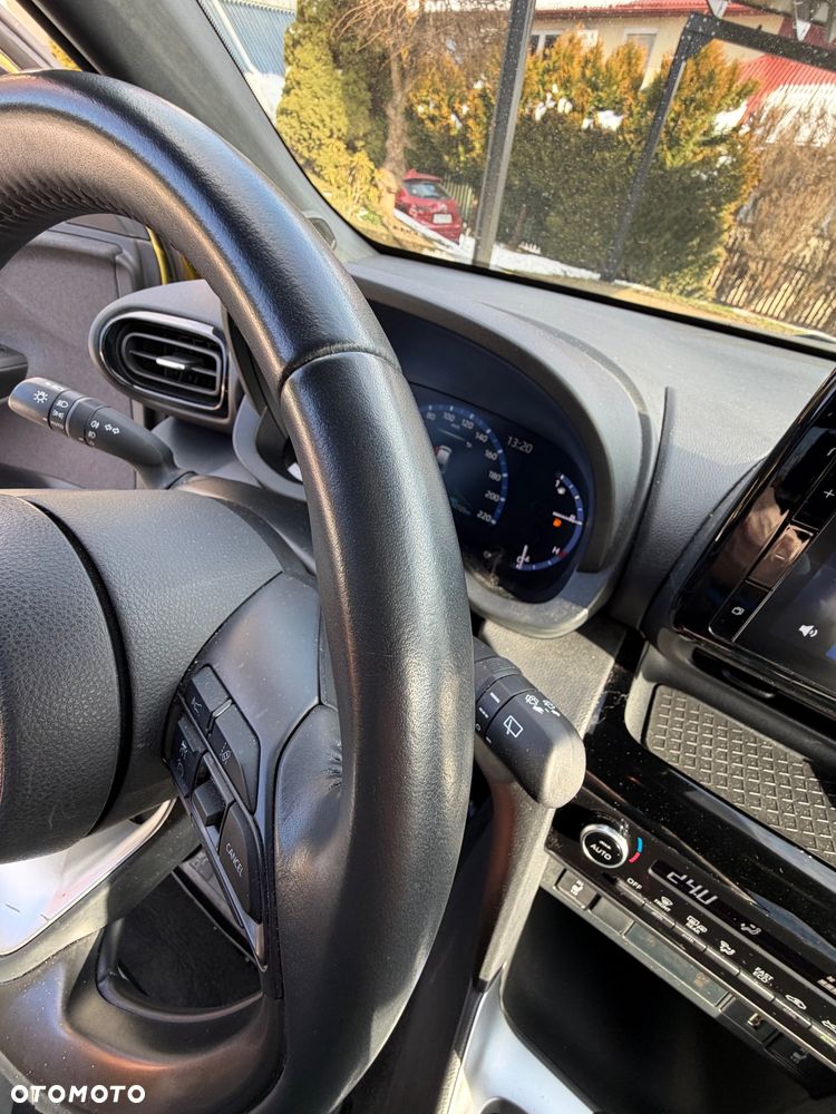 Toyota Yaris Cross Hybrid 1.5 Comfort - 17