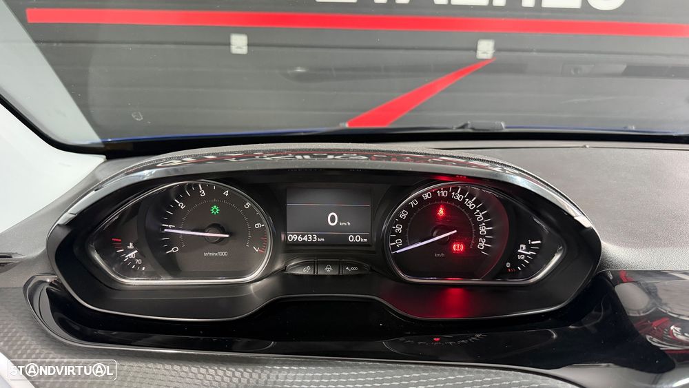 Peugeot 2008 PureTech 110 Stop&Start Allure - 18