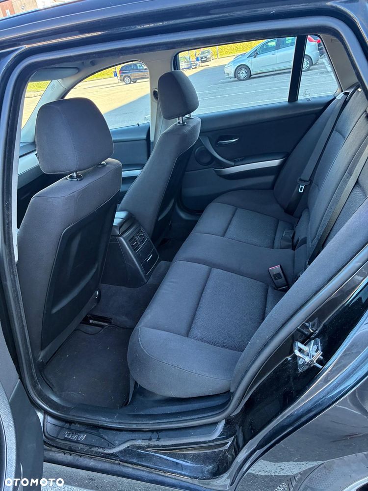 BMW Seria 3 318d - 12