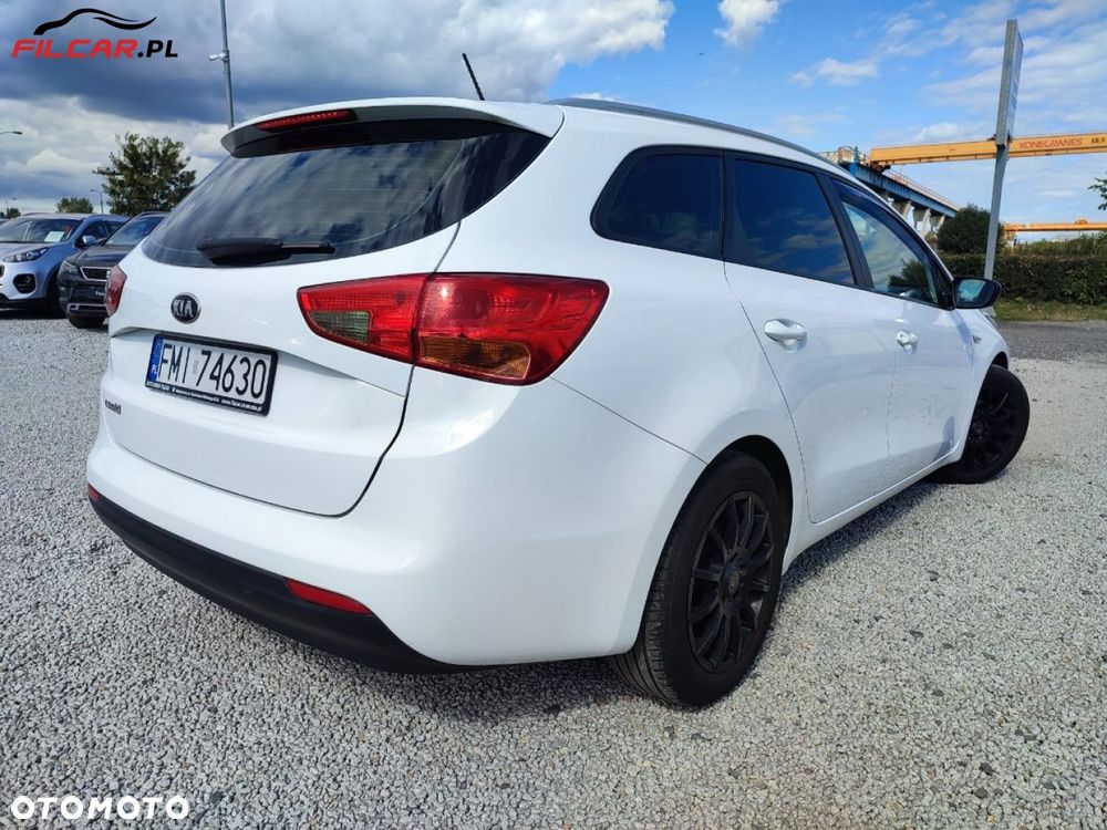 Kia Ceed - 4