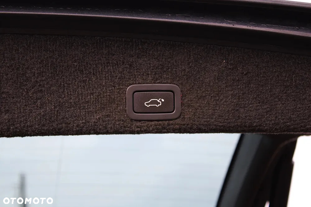 Volvo XC 60 2.4D AWD Momentum - 37