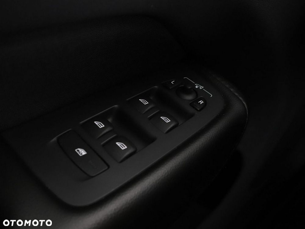 Volvo XC 60 T6 AWD Recharge Geartronic Inscription Expression - 34