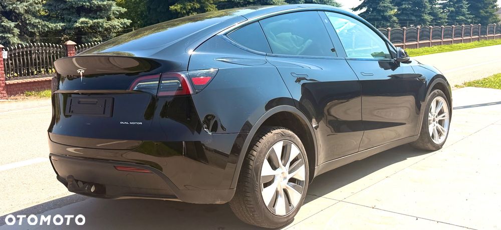 Tesla Model Y Long Range Dual Motor AWD - 14