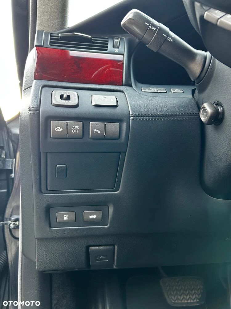 Lexus LS 600h L Prestige - 14
