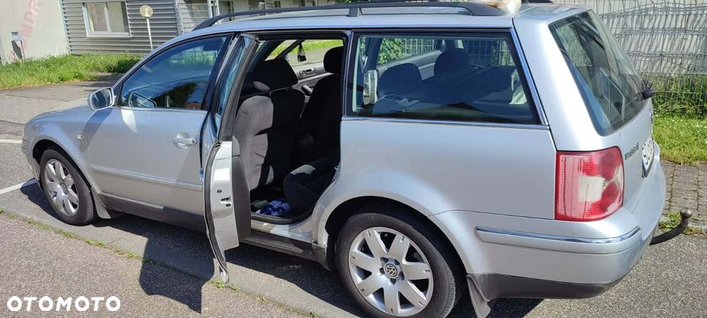 Volkswagen Passat 1.9 TDI Basis - 2
