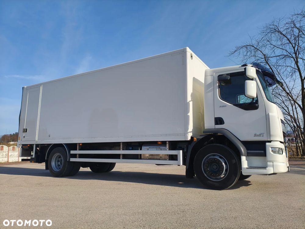 DAF DAF LF 250 / FA 290 / Izoterma / Winda / Holandia / Przebieg 241000 km /18 palet - 27