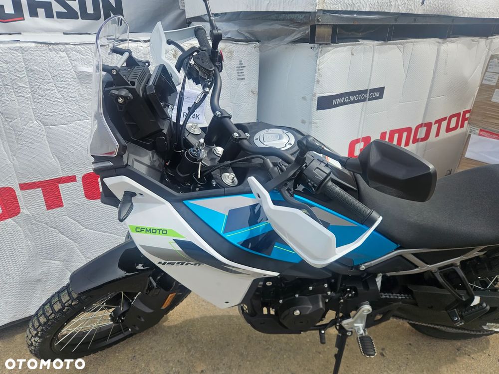 CFMoto MT - 4