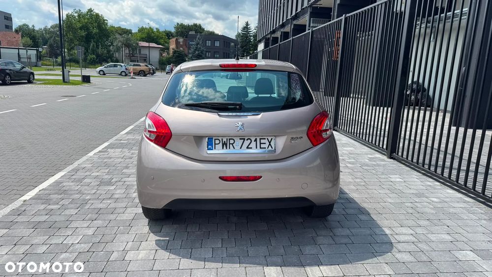 Peugeot 208 - 20