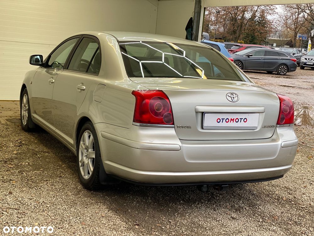 Toyota Avensis 2.0 D-4D Sol - 4