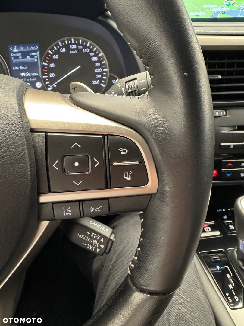 Lexus RX - 16