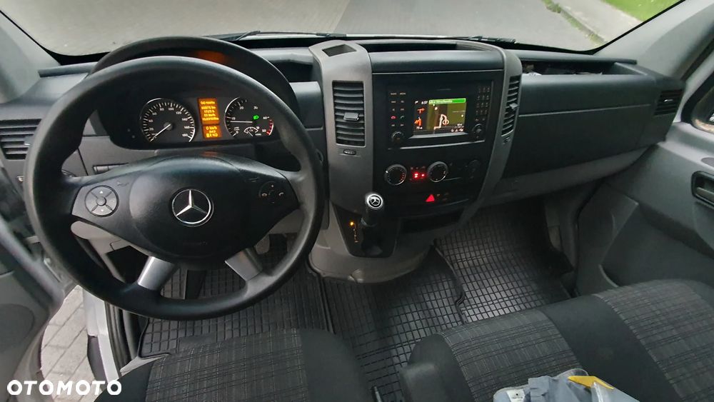 Mercedes-Benz SPRINTER - 16