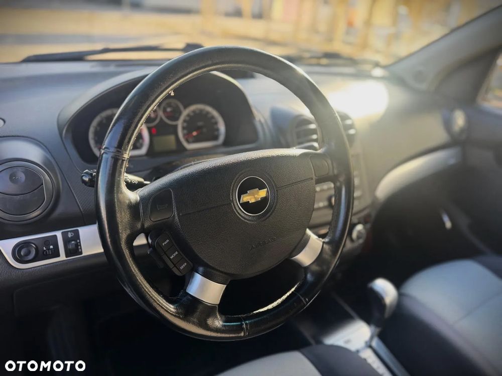 Chevrolet Aveo - 12