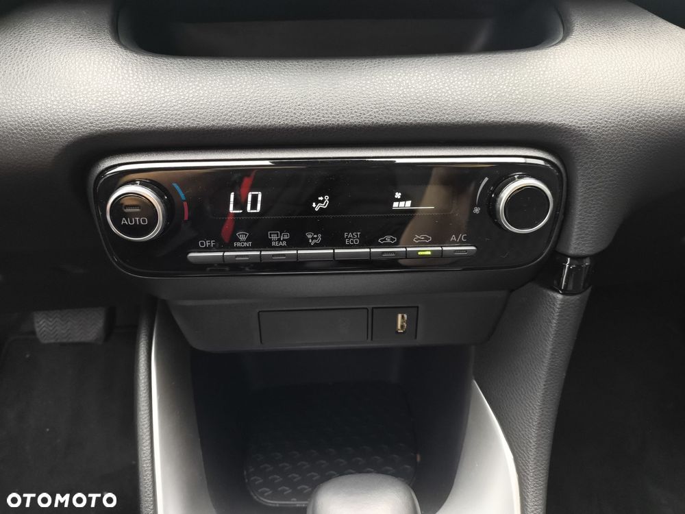 Toyota Yaris Hybrid 1.5 Comfort - 23