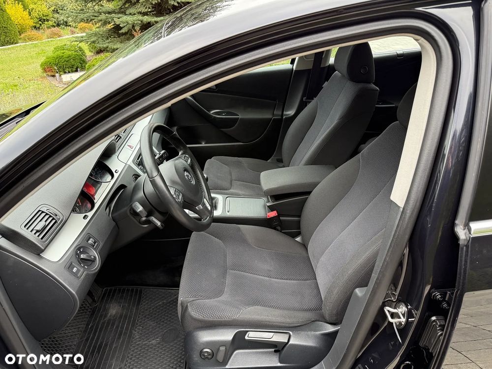 Volkswagen Passat 2.0 TDI Comfortline - 13