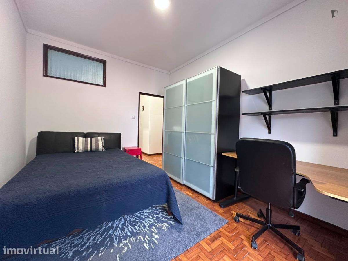Quarto - localizado em Santo Ildefonso Porto - Grande imagem: 4/26