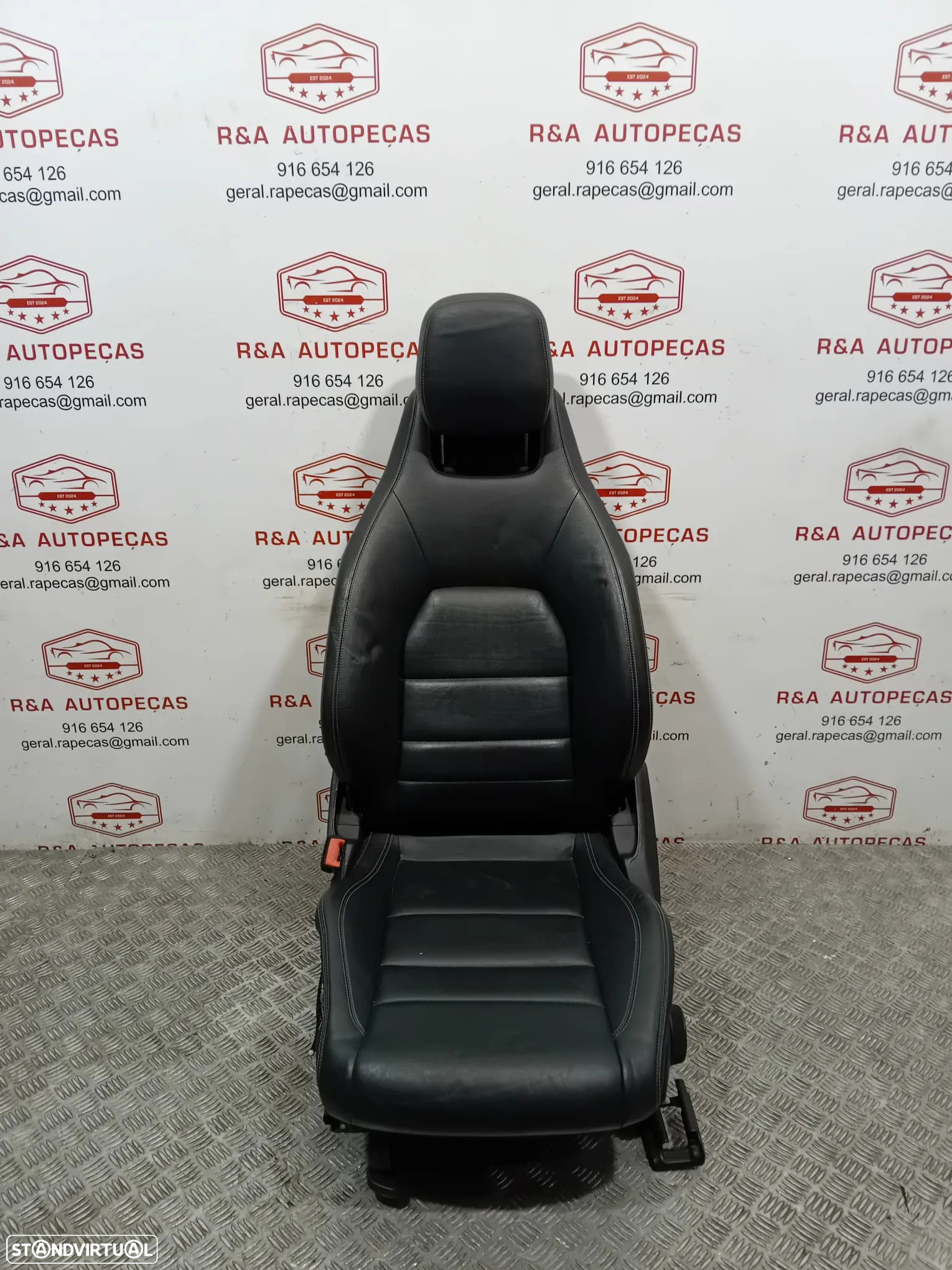 Conjunto de Bancos Mercedes Class E AMG Coupe W207 em Pele Original - 17