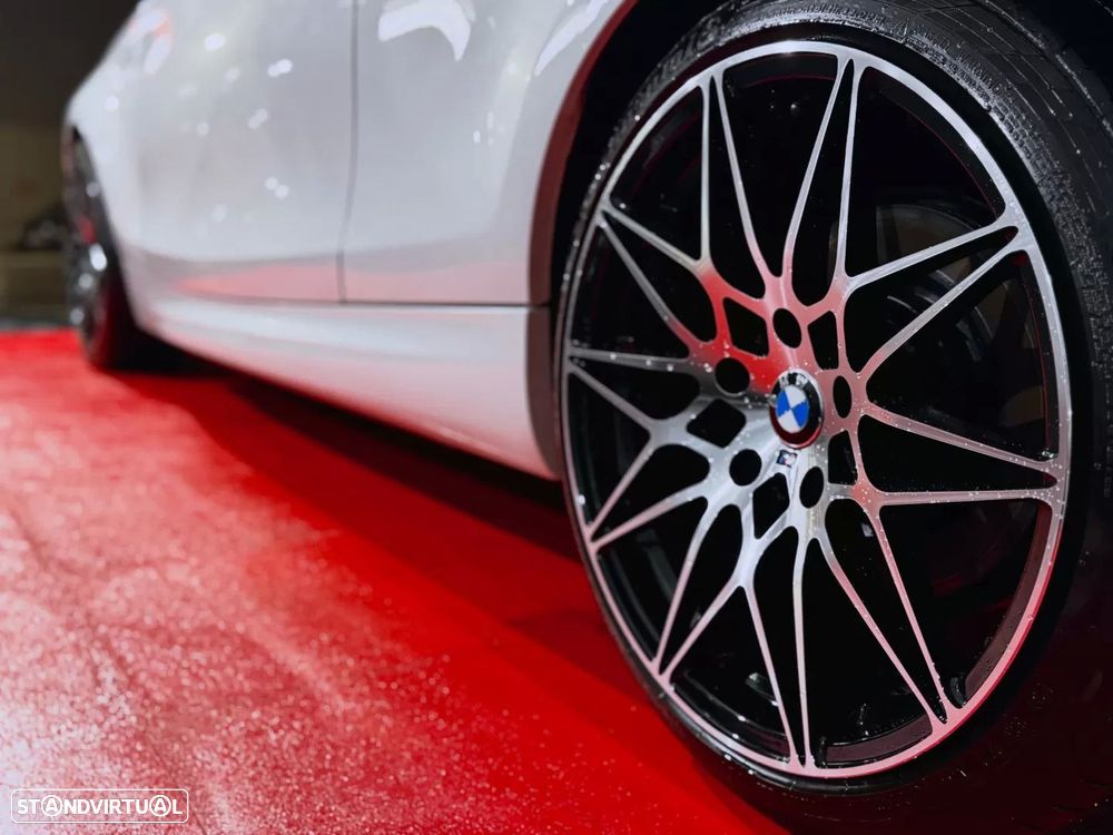 BMW 118 d Pack M - 21