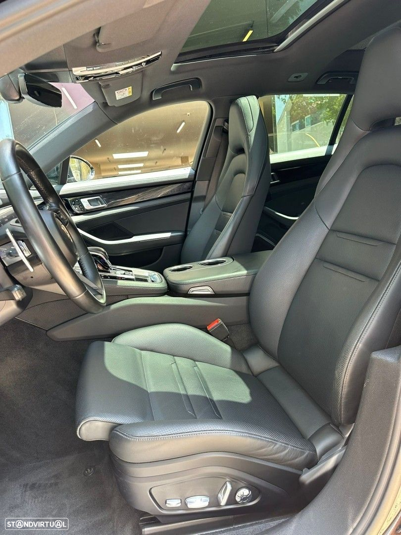 Porsche Panamera Sport Turismo 4 E-Hybrid - 12