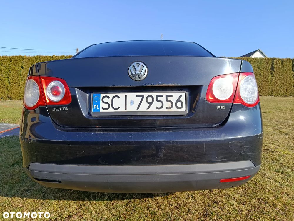 Volkswagen Jetta 1.6 FSI Comfortline - 18