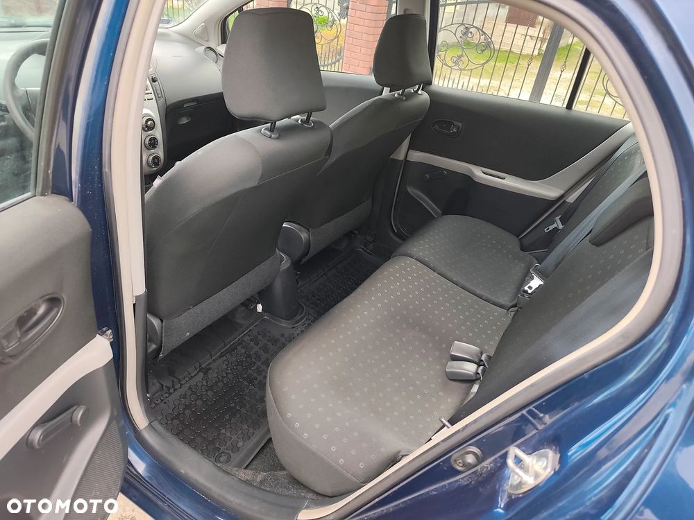 Toyota Yaris 1.0 Luna - 11