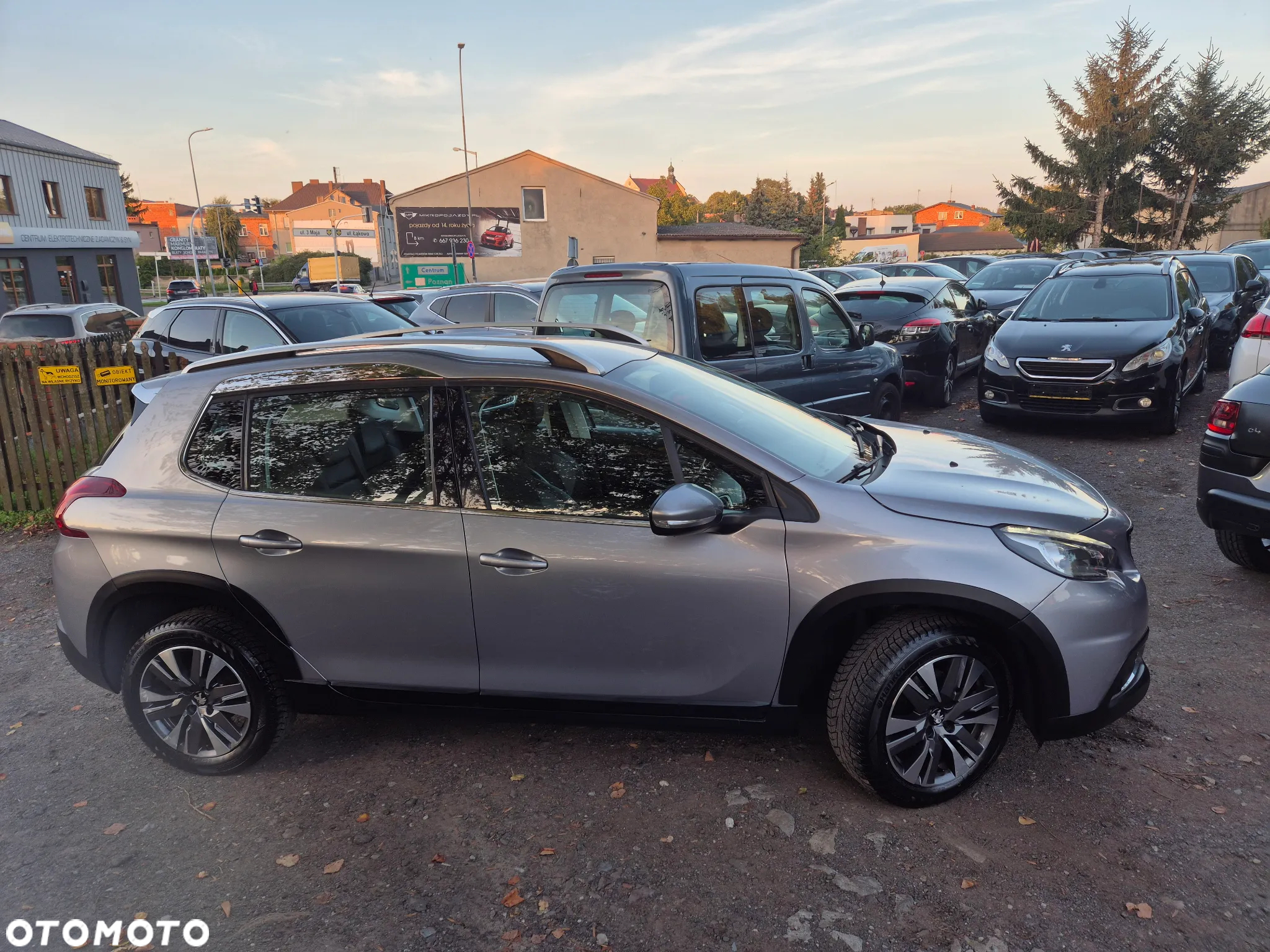 Peugeot 2008 1.6 BlueHDi Allure - 4