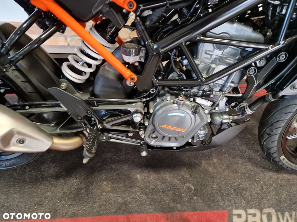 KTM Duke 125 - 25