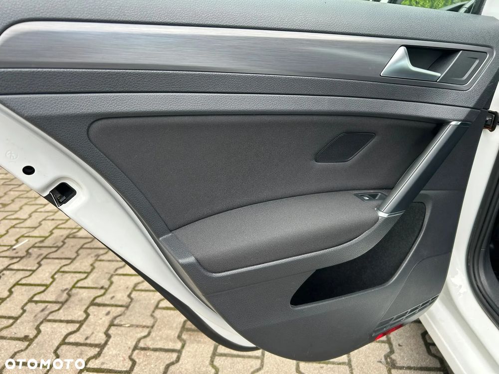 Volkswagen Golf 1.6 TDI BMT Comfortline - 26