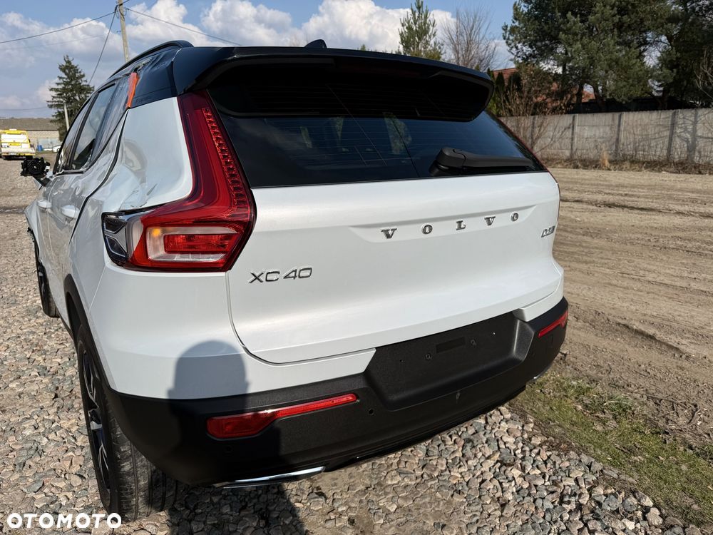 Volvo XC 40 D3 AWD Geartronic R-Design - 10