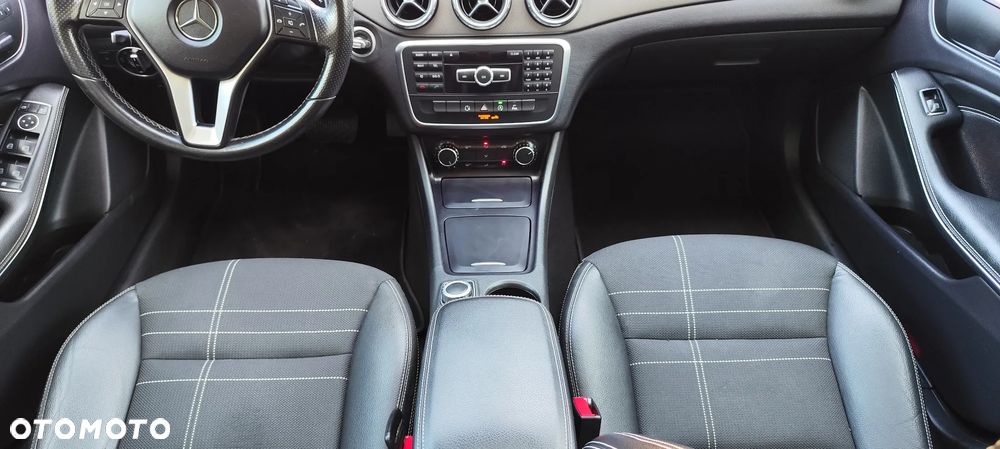 Mercedes-Benz GLA - 22