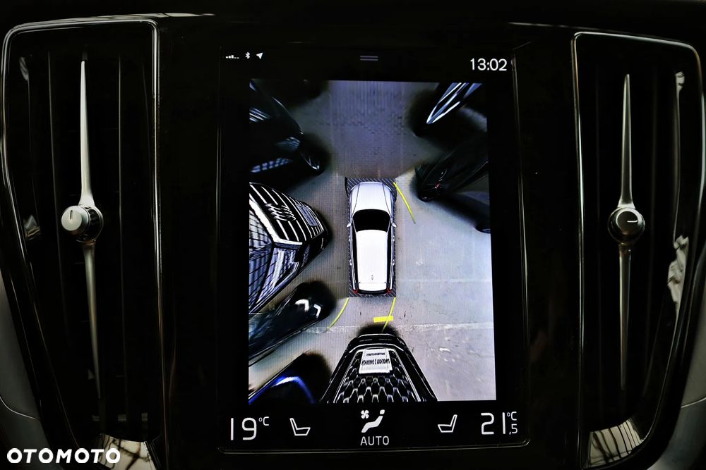 Volvo V60 B4 D Momentum - 22