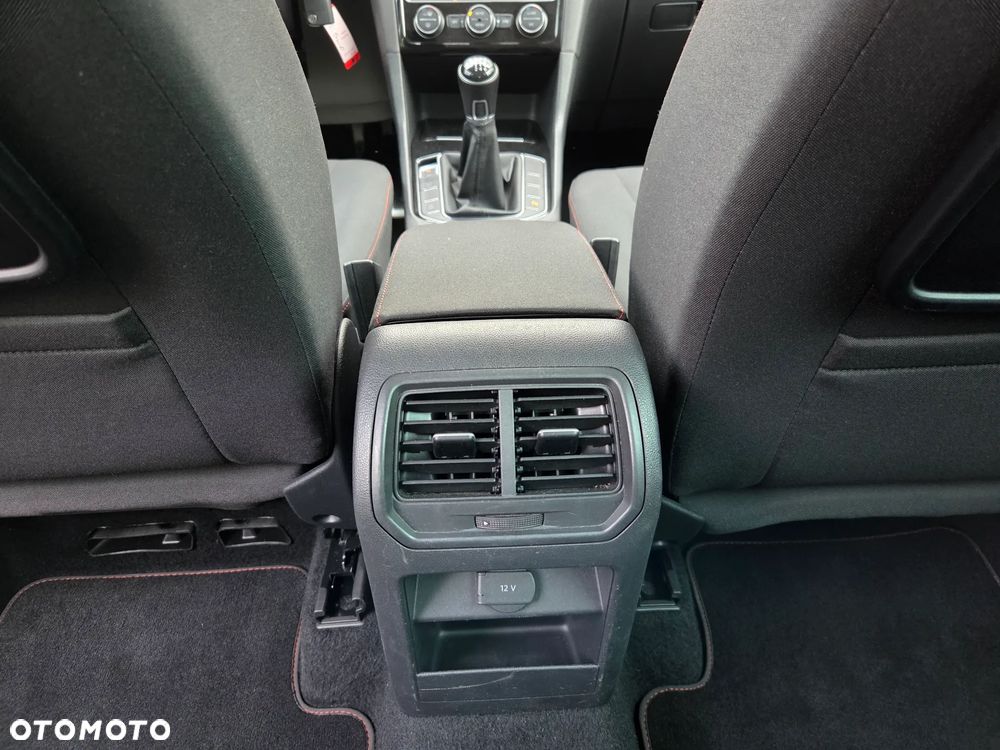 Volkswagen Golf 2.0 TDI Sound - 23