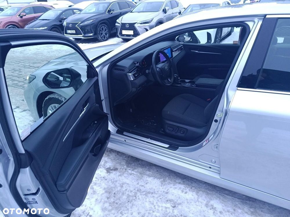 Toyota Camry - 24