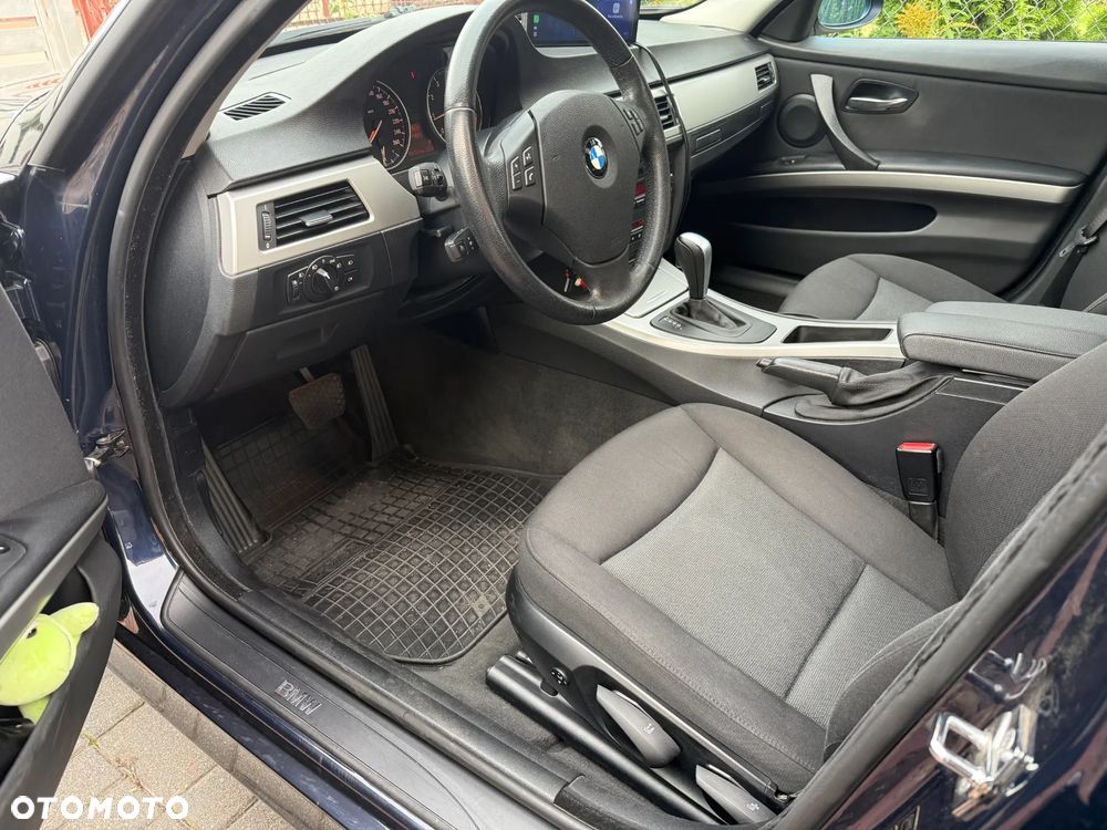 BMW Seria 3 320i - 10