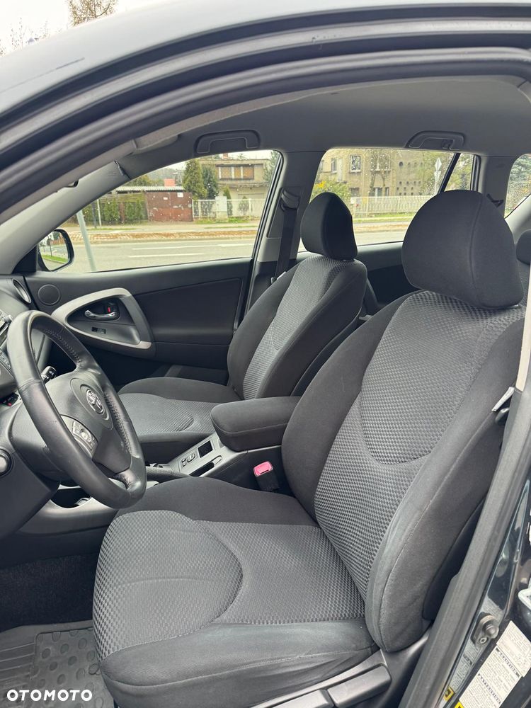 Toyota RAV4 2.0 VVT-i Sol - 13