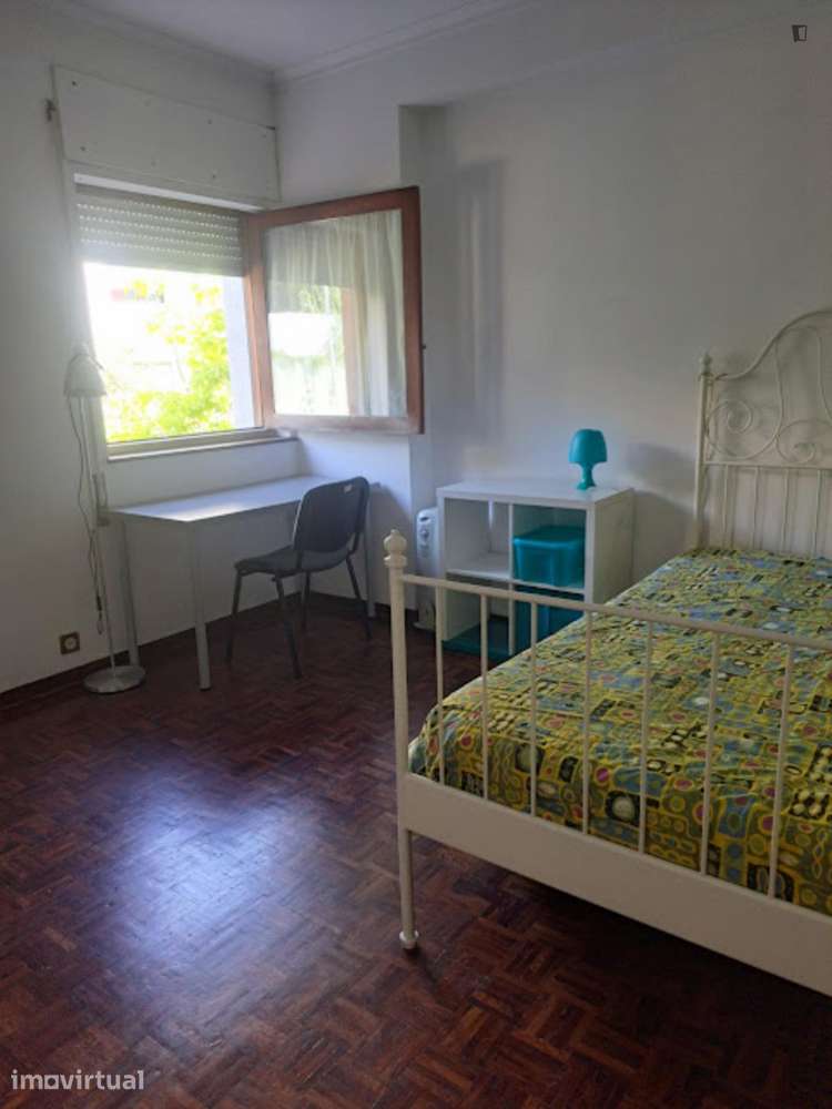 Quarto - localizado em Bairro do Sol Coimbra - Grande imagem: 2/9