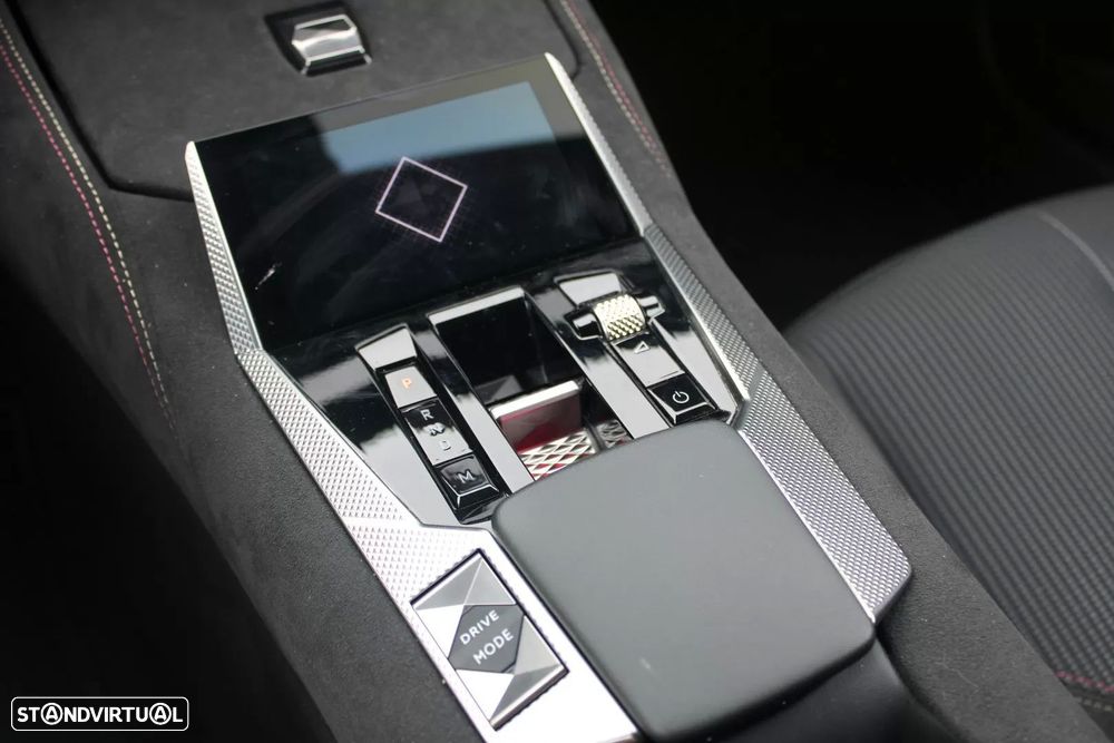 DS DS4 4 1.2 PureTech Performance Line EAT8 - 38