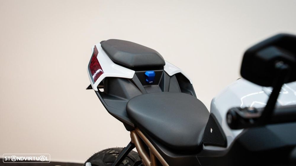 BMW S 1000 R . - 8