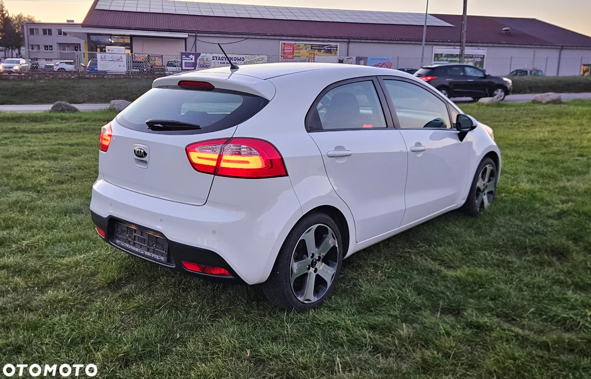 Kia Rio 1.4 CRDI Fifa World Cup Edition - 4
