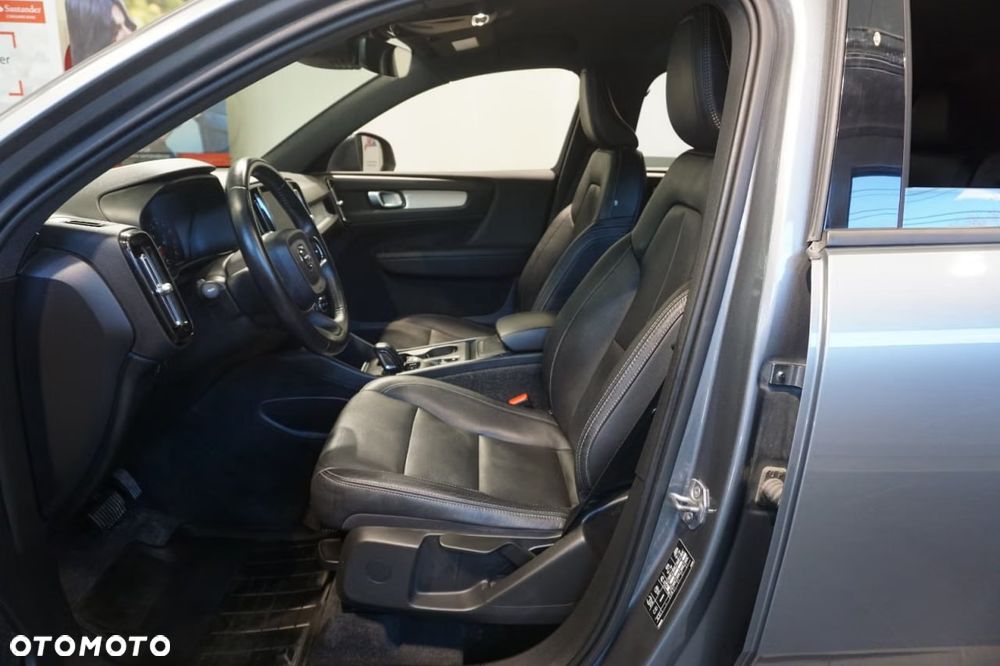 Volvo XC 40 T4 AWD Geartronic Momentum - 3