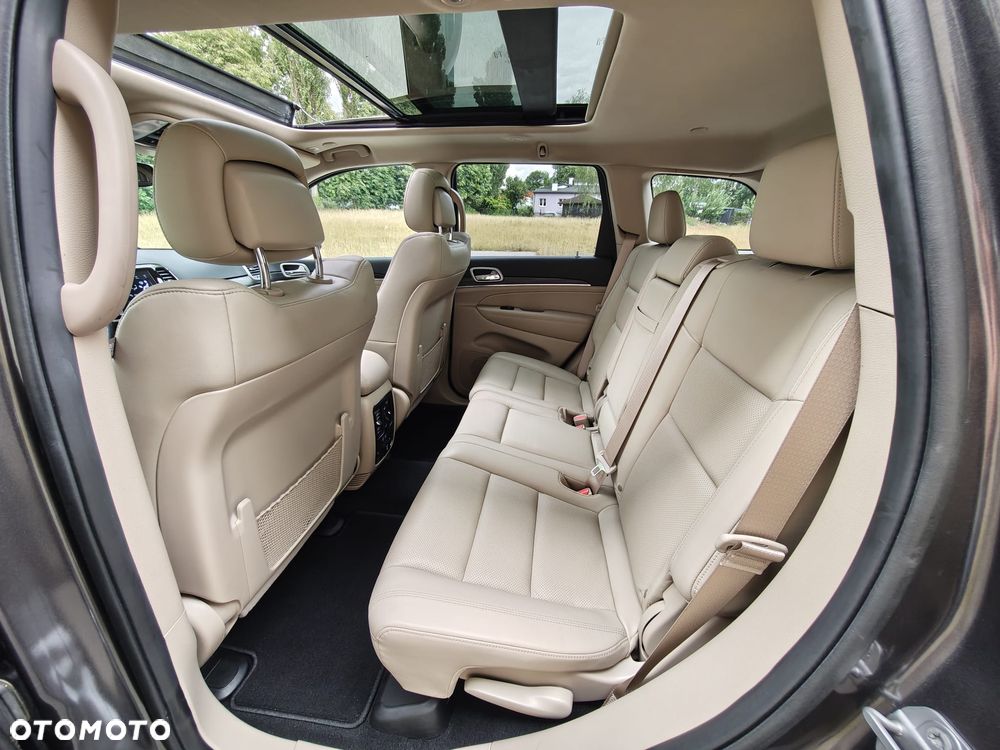 Jeep Grand Cherokee - 13
