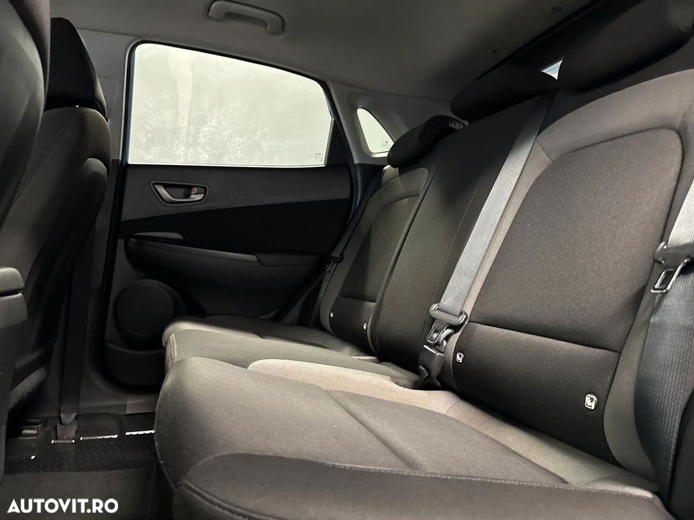 Hyundai KONA - 14