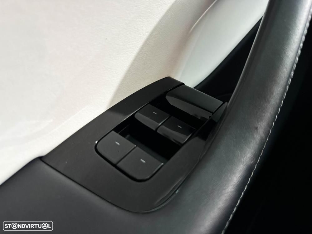 Tesla Model 3 Performance Dual Motor AWD - 43