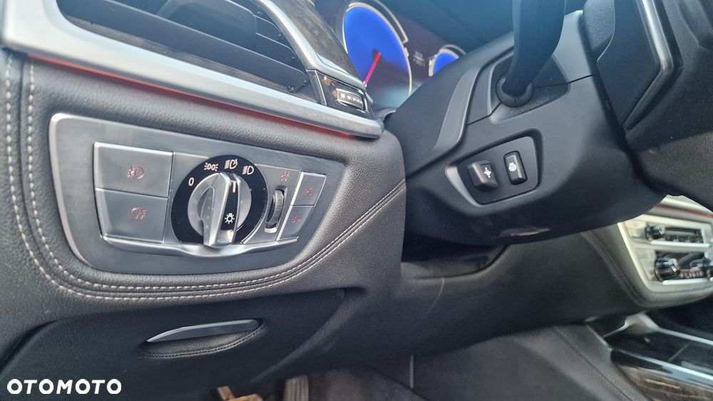 BMW Seria 7 750i xDrive - 21