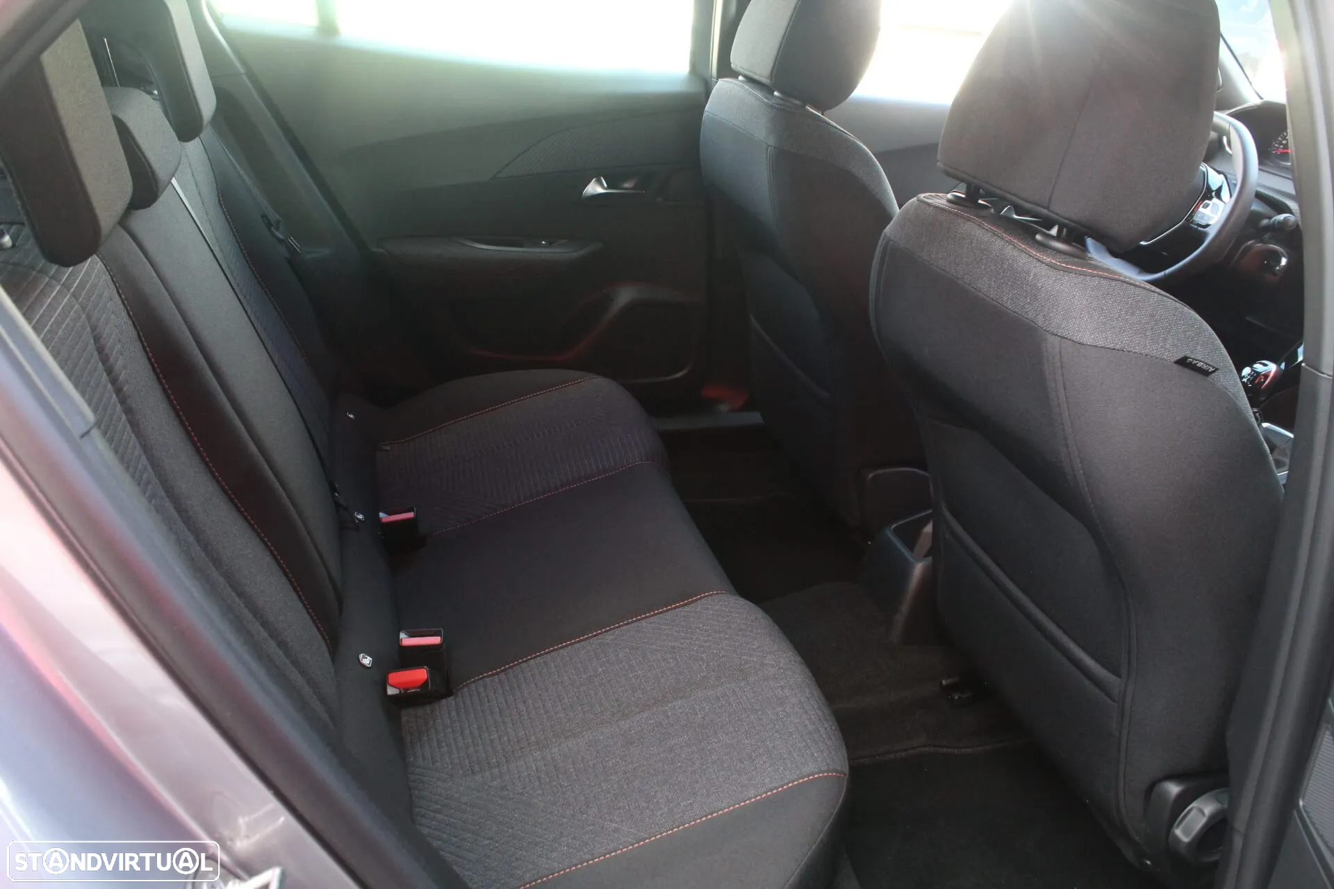 Peugeot 2008 1.2 PureTech Style - 14